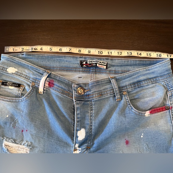 🩳 Men’s stretchy denim shorts w/ rips, tears, & light paint stains (by design) - Picture 2 of 6